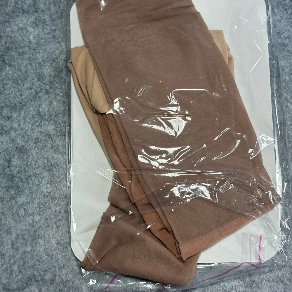 Commando The Essential Sheer Control Tights in Medium Nude Sz: X-Large